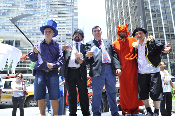 Imagem de Corrida São Pilantra satiriza Alckmin por esquema de cartel